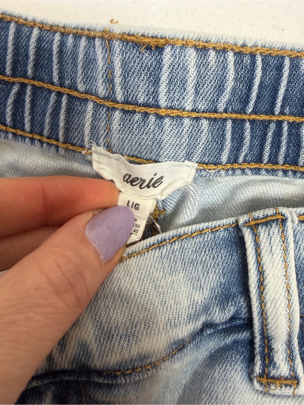 Aerie Daydream Denim Shorts Distressed Frayed Hem Light Wash Size Large - Picture 3 of 5